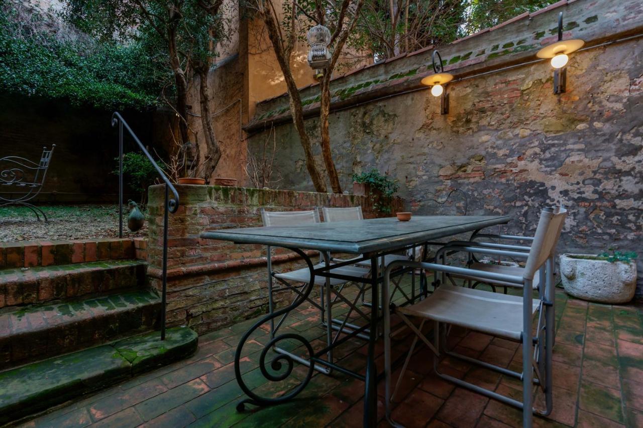Suite Aldrovandi, With Private Garden Bologna Exterior photo