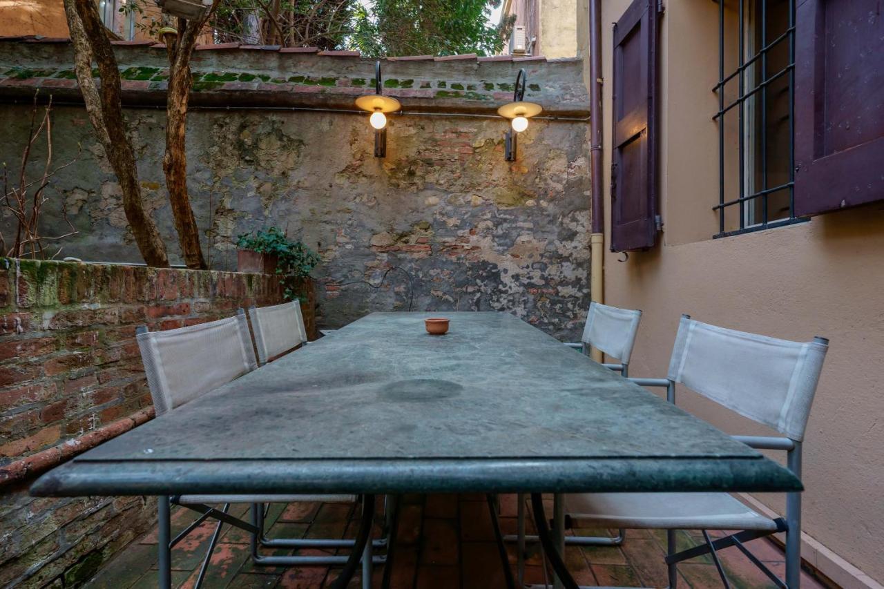 Suite Aldrovandi, With Private Garden Bologna Exterior photo