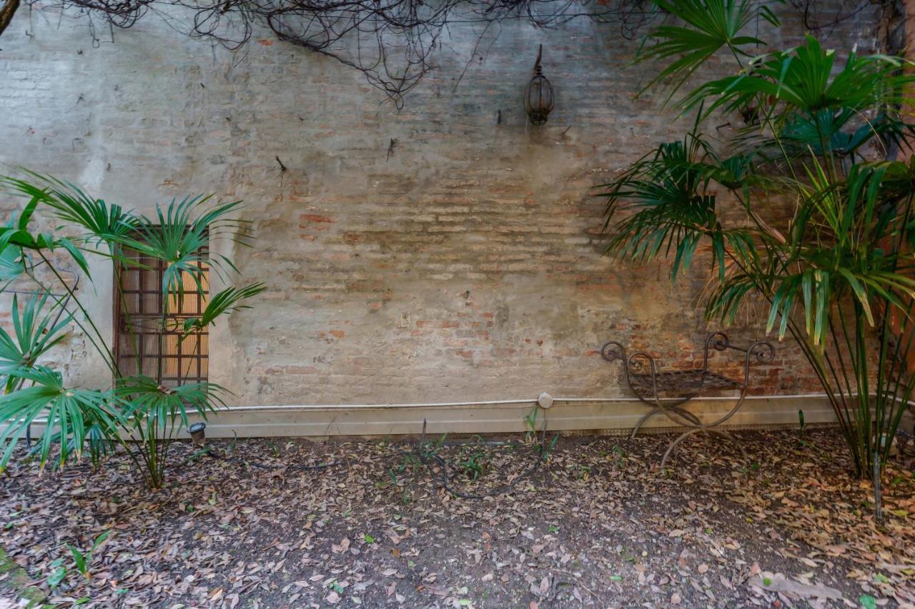 Suite Aldrovandi, With Private Garden Bologna Exterior photo